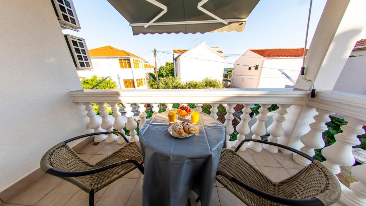 Apartments Curic Trogir Exterior foto